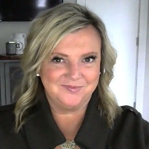 Meet your Posher, Posh